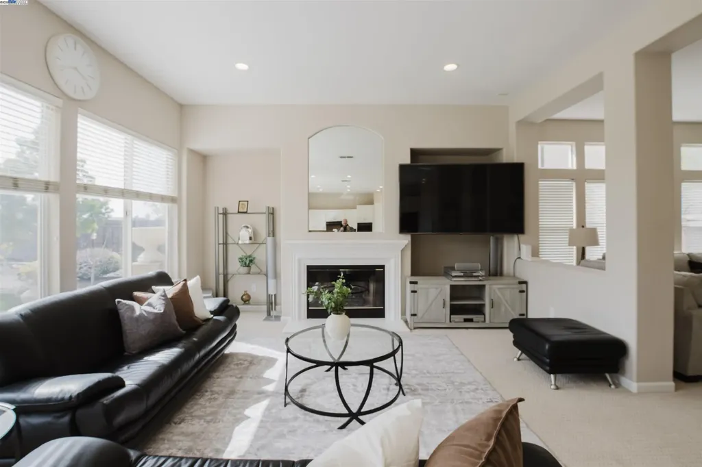 25657 Crestfield Drive Castro Valley CA 94552