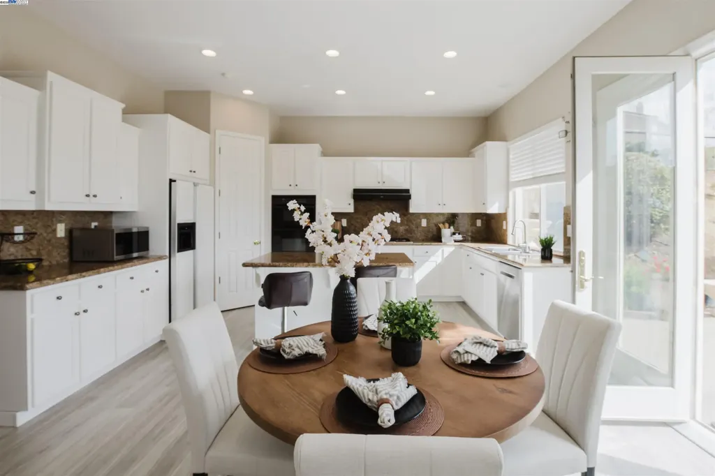 25657 Crestfield Drive Castro Valley CA 94552