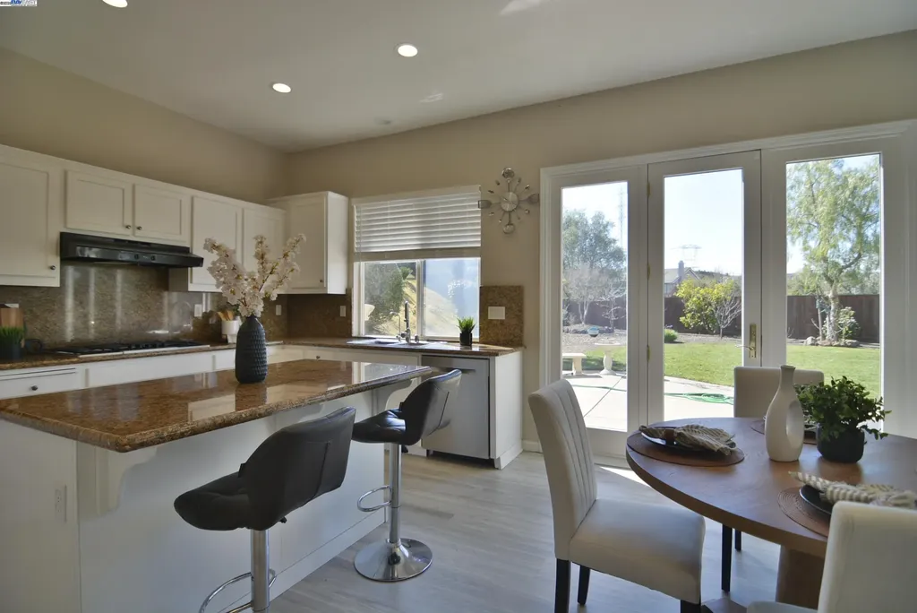 25657 Crestfield Drive Castro Valley CA 94552