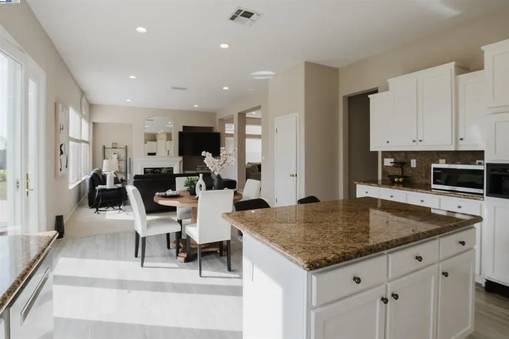 25657 Crestfield Drive Castro Valley CA 94552