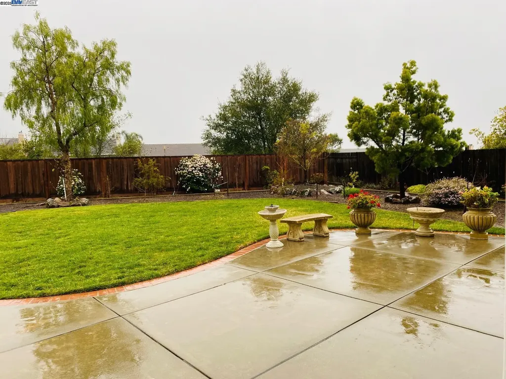25657 Crestfield Drive Castro Valley CA 94552