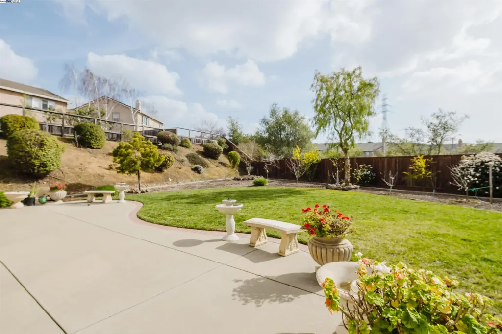 25657 Crestfield Drive Castro Valley CA 94552