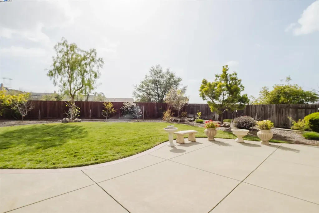 25657 Crestfield Drive Castro Valley CA 94552