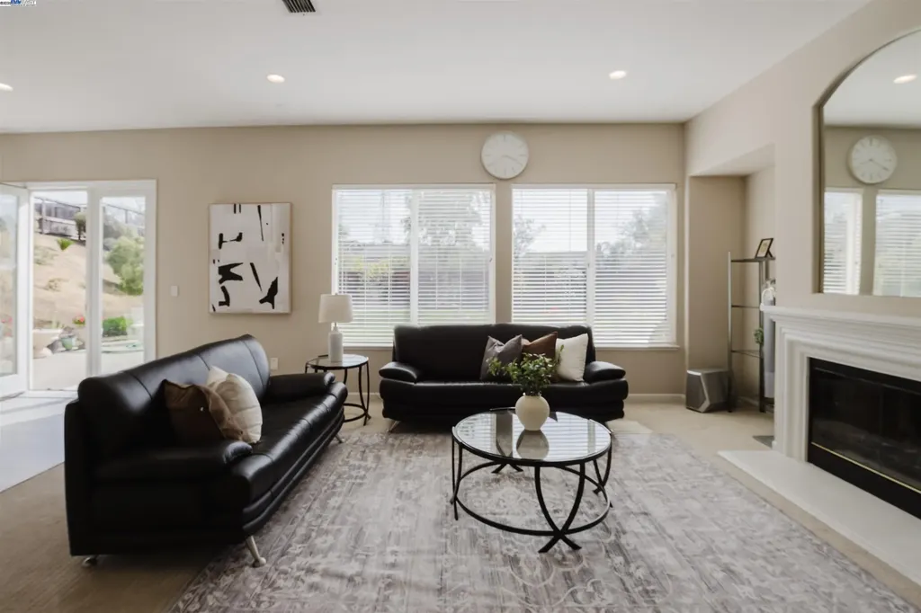 25657 Crestfield Drive Castro Valley CA 94552