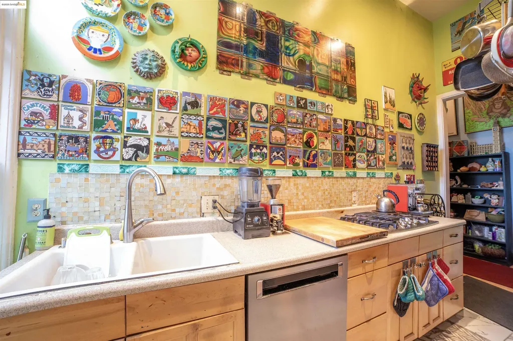 1009 Madison Street Oakland CA 94607
