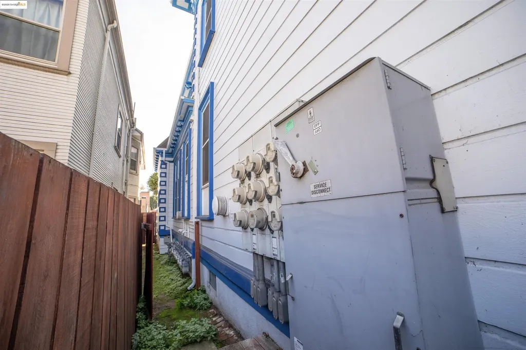1009 Madison Street Oakland CA 94607