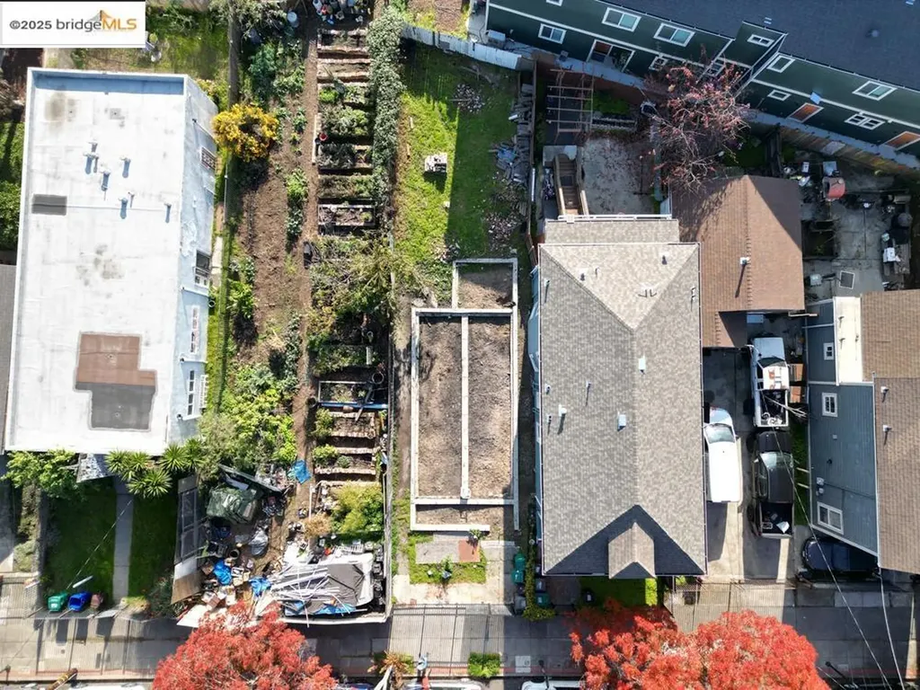 1633 8th Street Oakland CA 94607