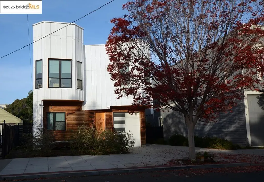 1633 8th Street Oakland CA 94607