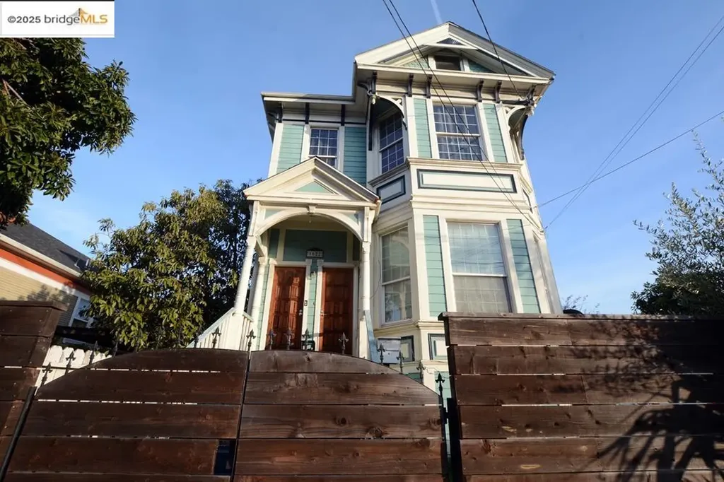 1633 8th Street Oakland CA 94607