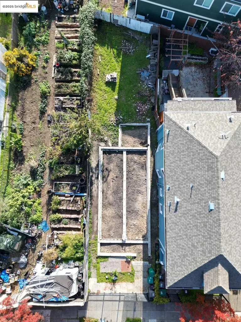 1633 8th Street Oakland CA 94607
