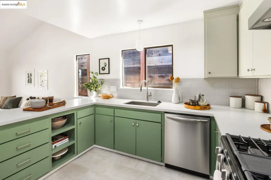 568 Vistamont Avenue Berkeley CA 94708