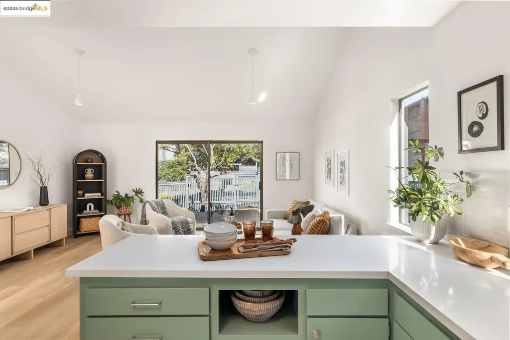 568 Vistamont Avenue Berkeley CA 94708