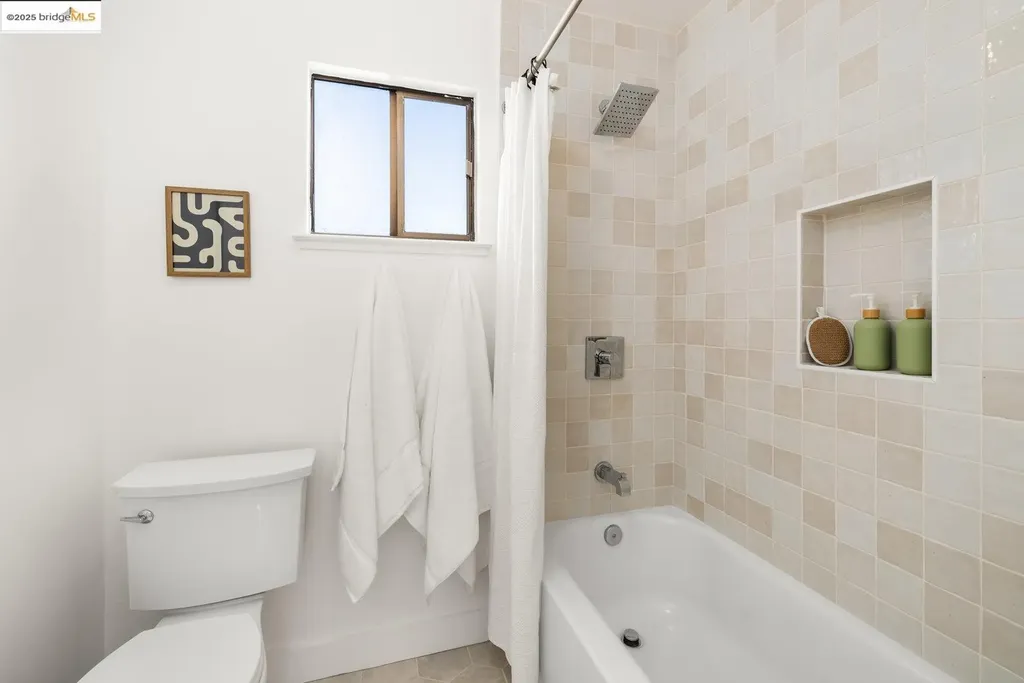 568 Vistamont Avenue Berkeley CA 94708