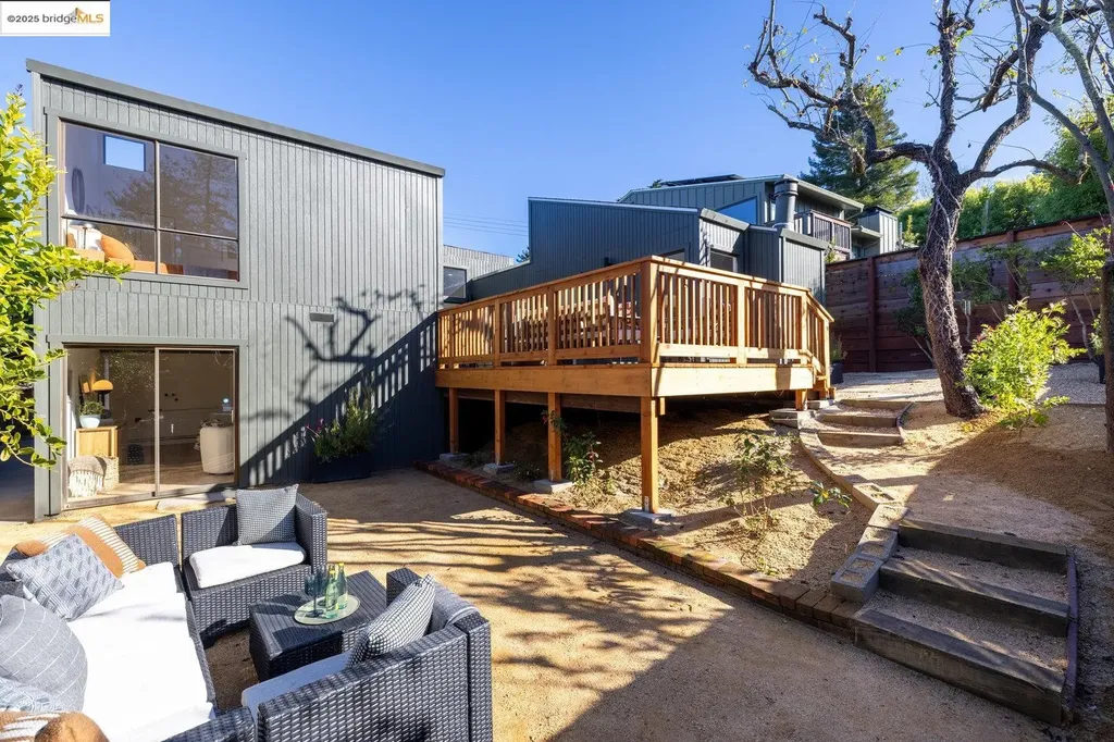 568 Vistamont Avenue Berkeley CA 94708