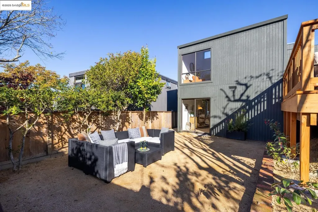 568 Vistamont Avenue Berkeley CA 94708