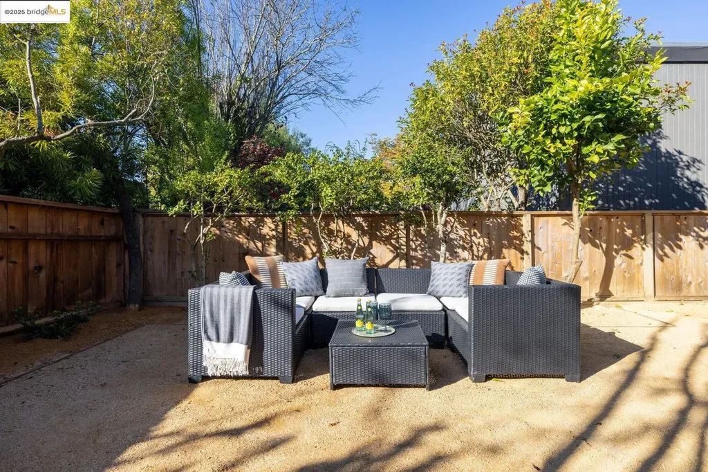568 Vistamont Avenue Berkeley CA 94708