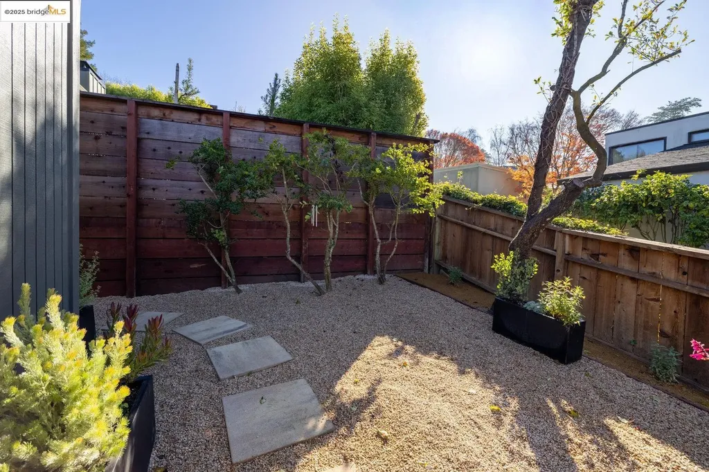 568 Vistamont Avenue Berkeley CA 94708
