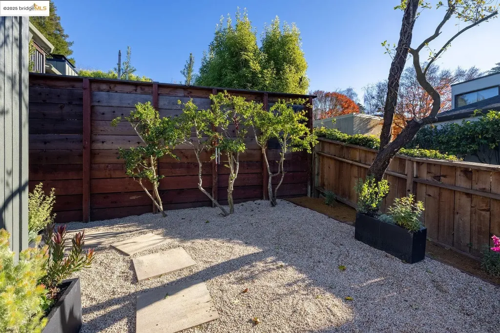 568 Vistamont Avenue Berkeley CA 94708