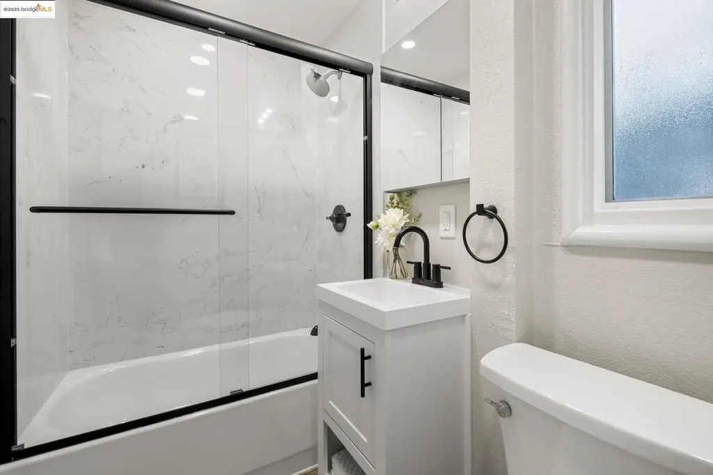 2050 30th Street Oakland CA 94606