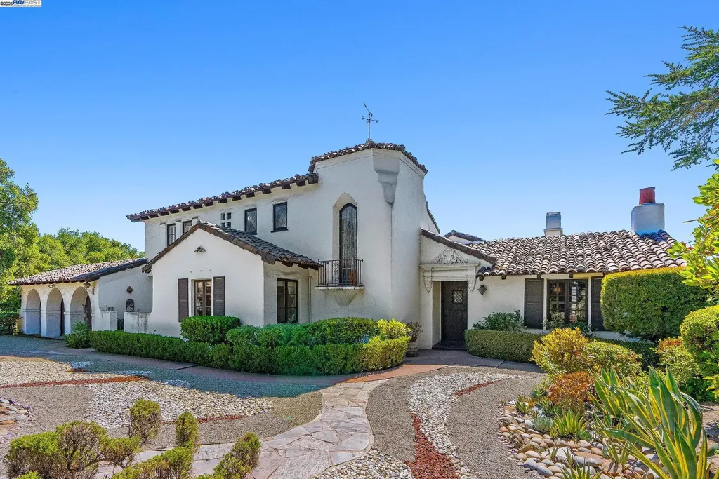 921 Warren Street Hayward CA 94541