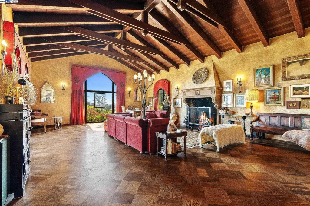 921 Warren Street Hayward CA 94541