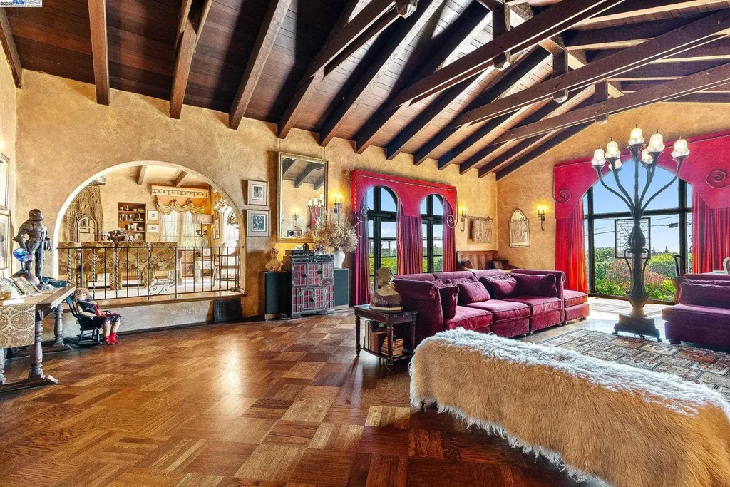 921 Warren Street Hayward CA 94541