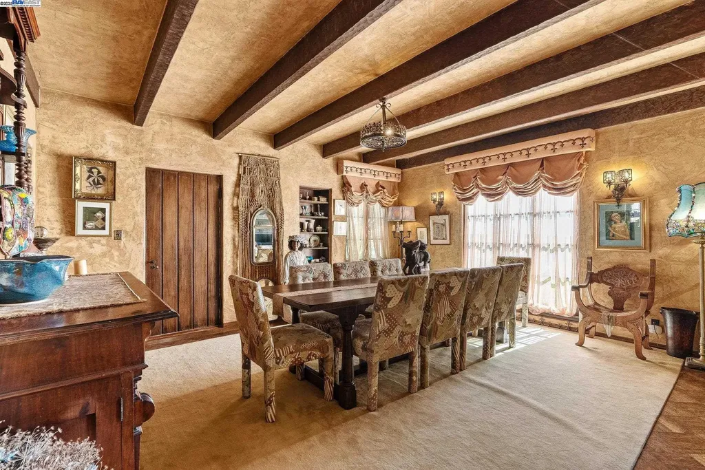 921 Warren Street Hayward CA 94541