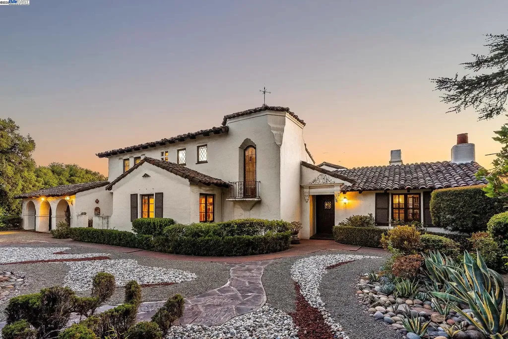 921 Warren Street Hayward CA 94541