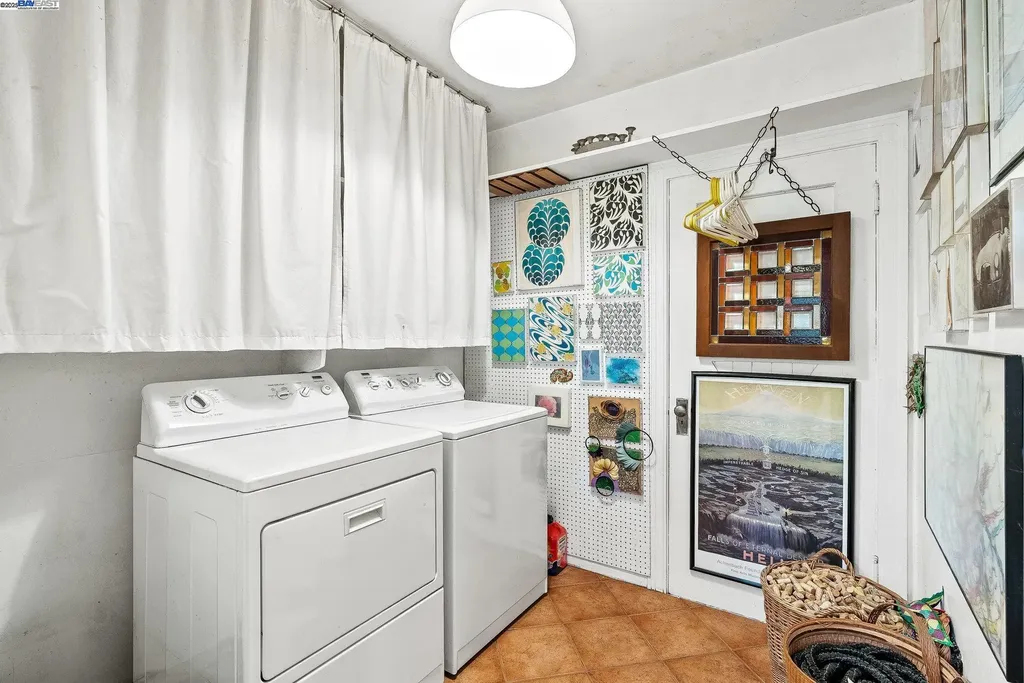 921 Warren Street Hayward CA 94541