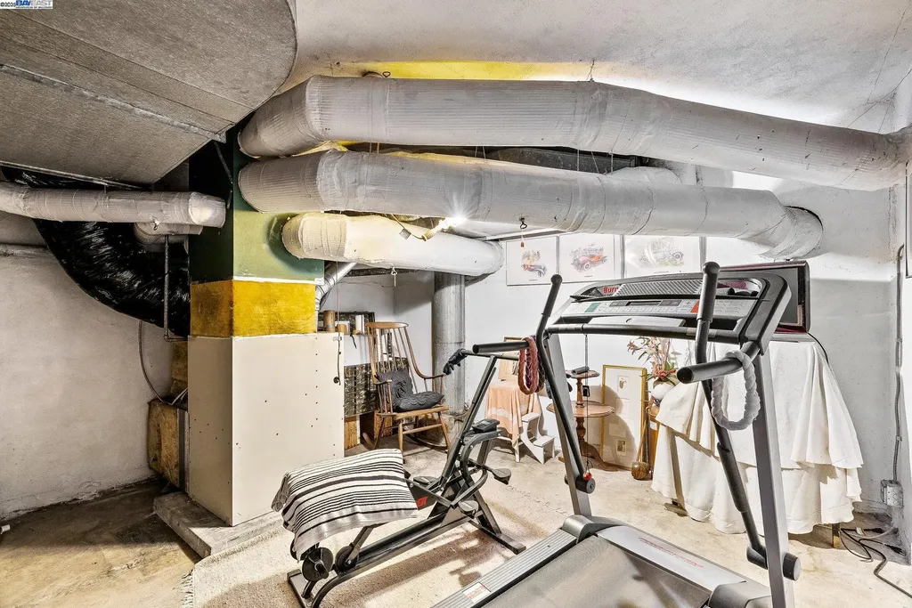 921 Warren Street Hayward CA 94541