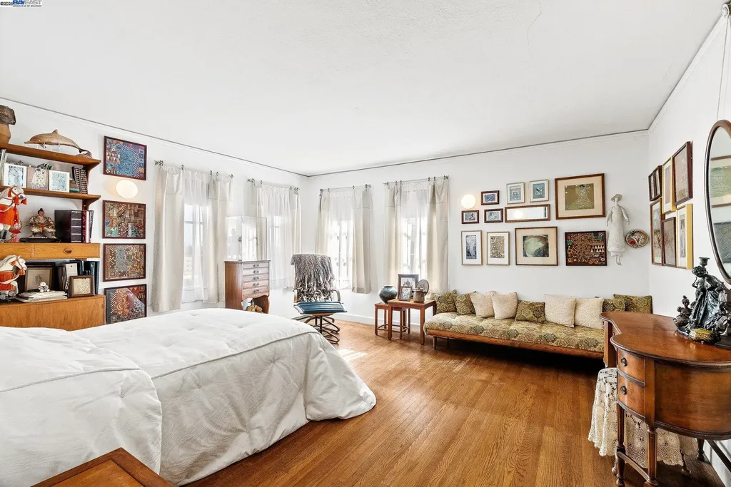 921 Warren Street Hayward CA 94541