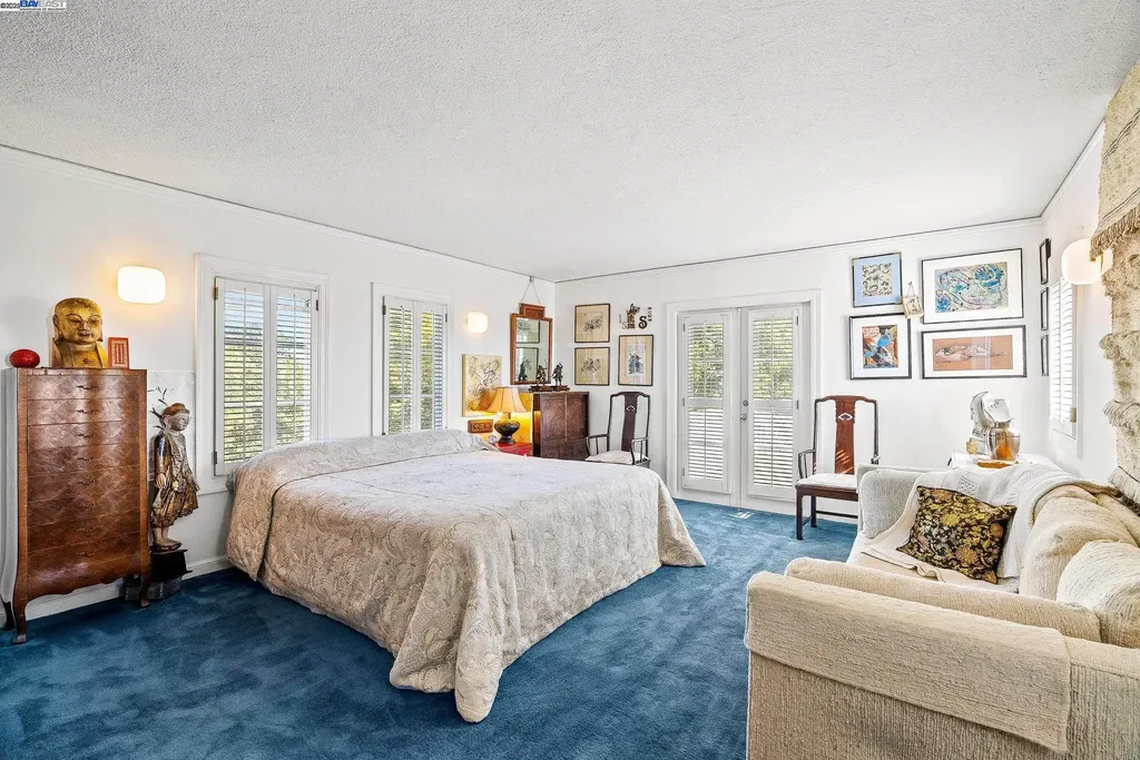 921 Warren Street Hayward CA 94541