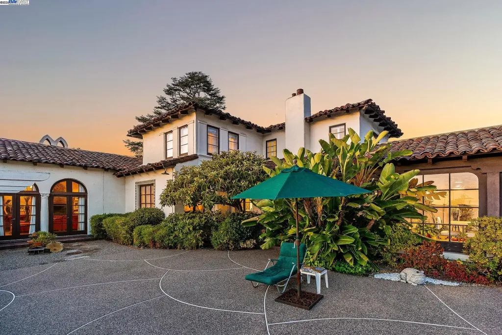 921 Warren Street Hayward CA 94541