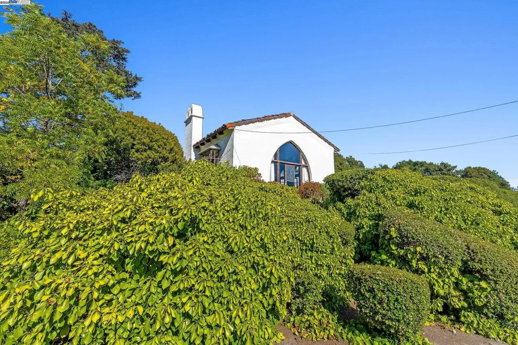 921 Warren Street Hayward CA 94541