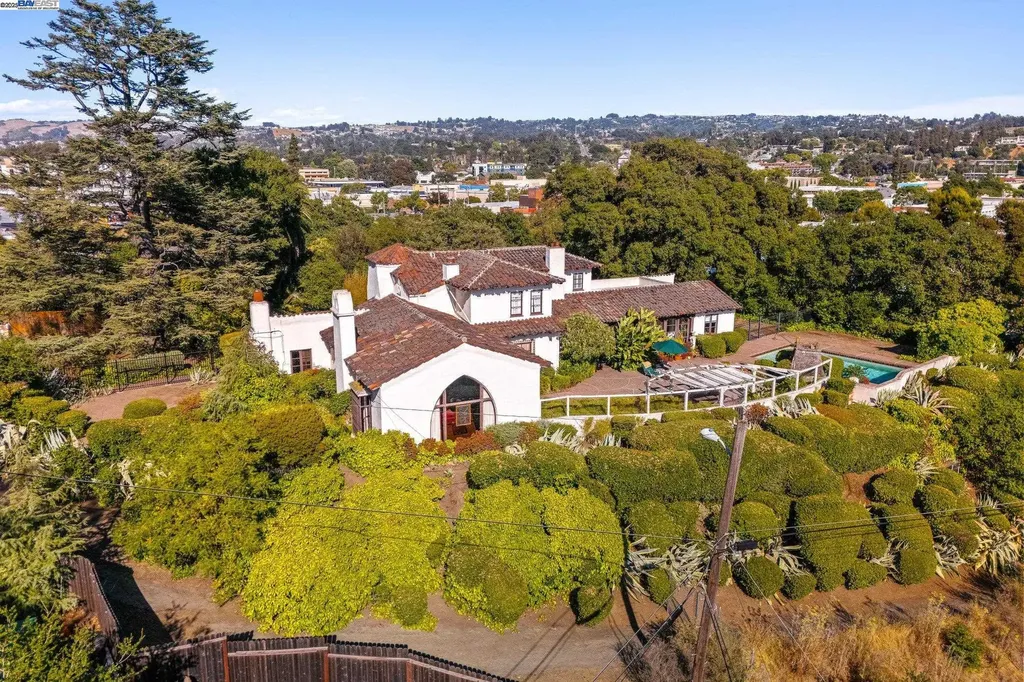 921 Warren Street Hayward CA 94541