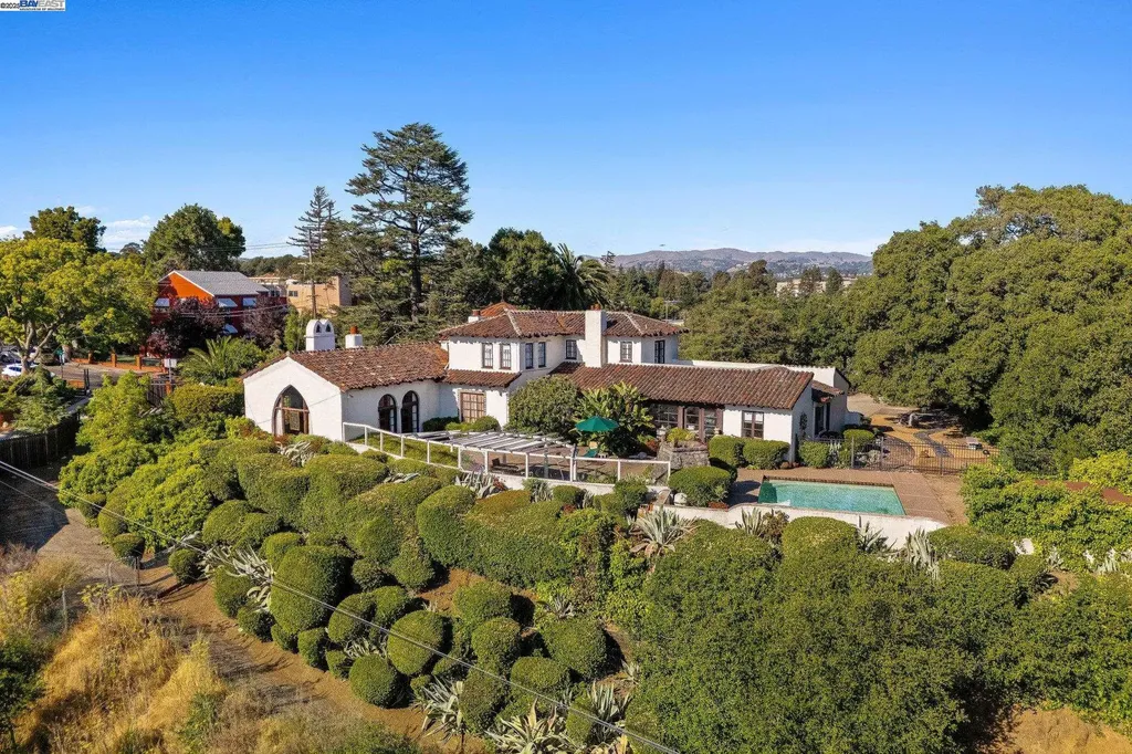 921 Warren Street Hayward CA 94541