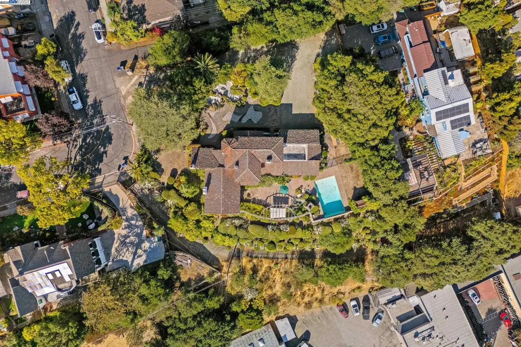 921 Warren Street Hayward CA 94541