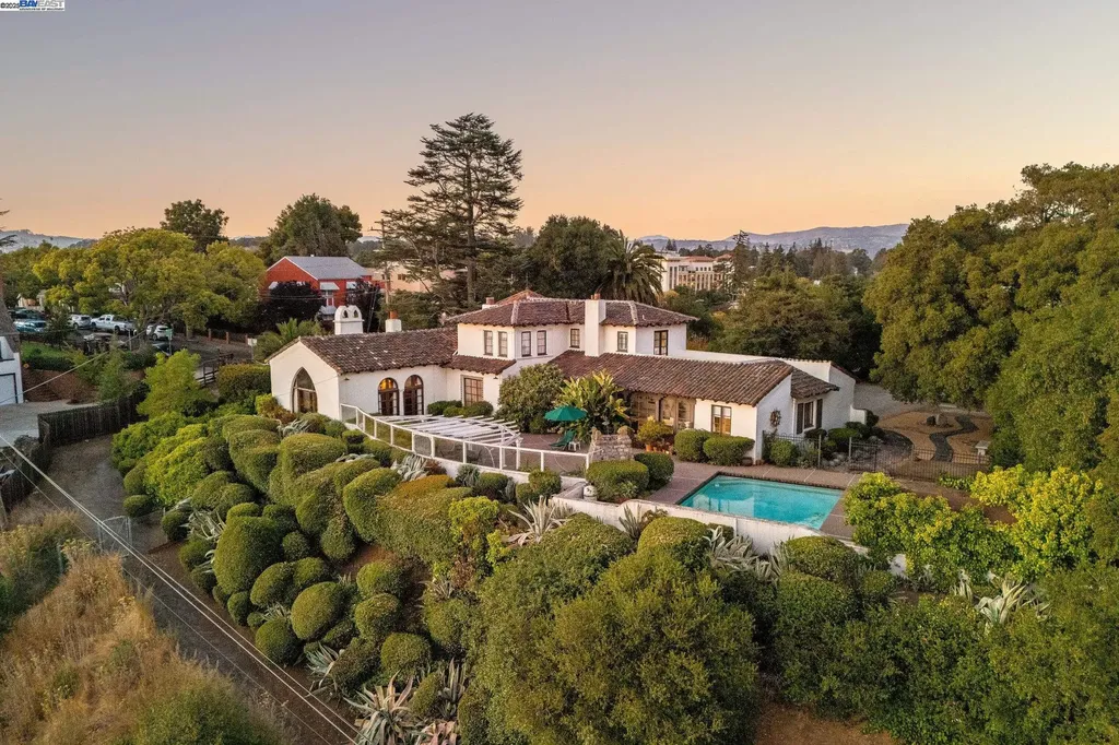 921 Warren Street Hayward CA 94541