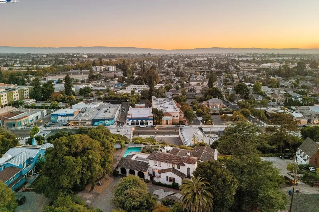 921 Warren Street Hayward CA 94541