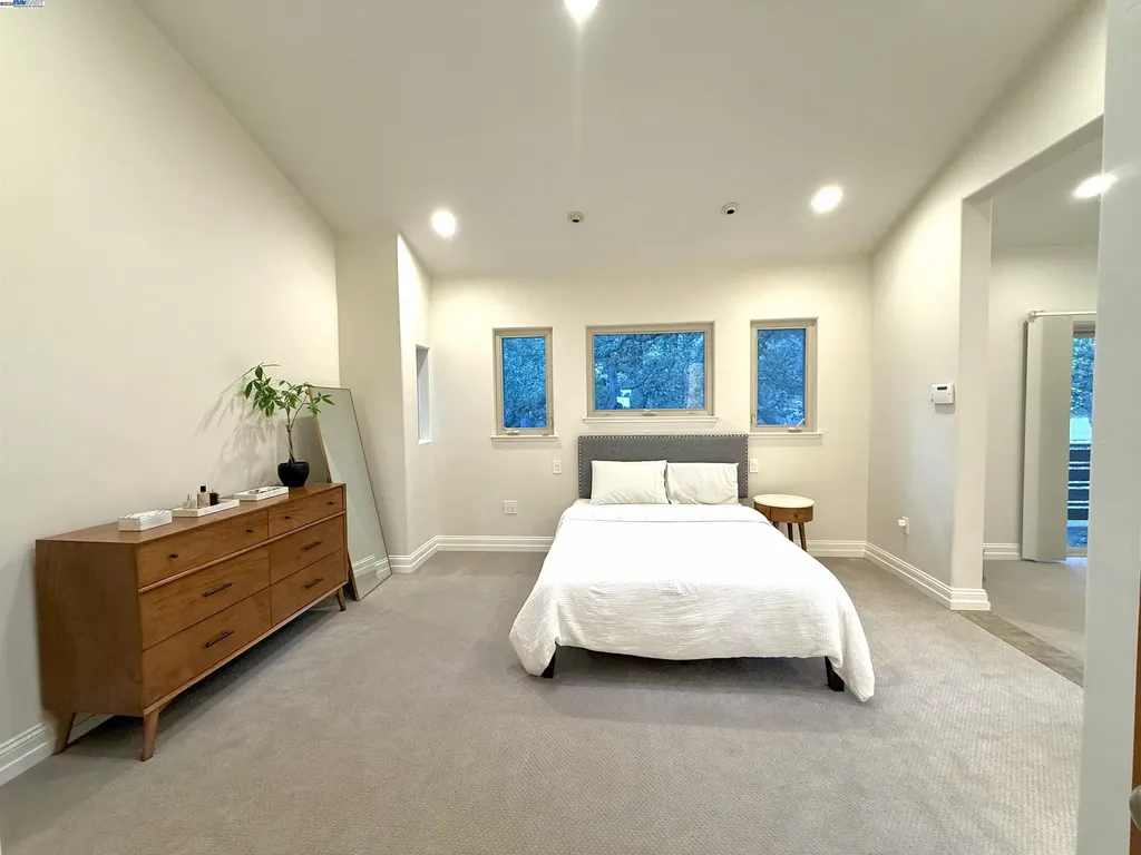 4400 Saint Andrews Road Oakland CA 94605
