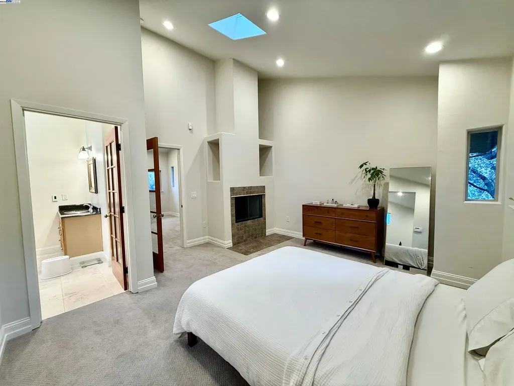 4400 Saint Andrews Road Oakland CA 94605