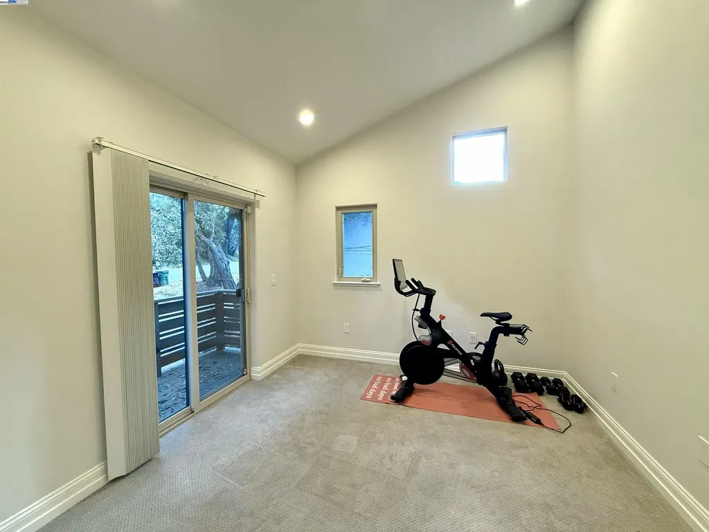 4400 Saint Andrews Road Oakland CA 94605