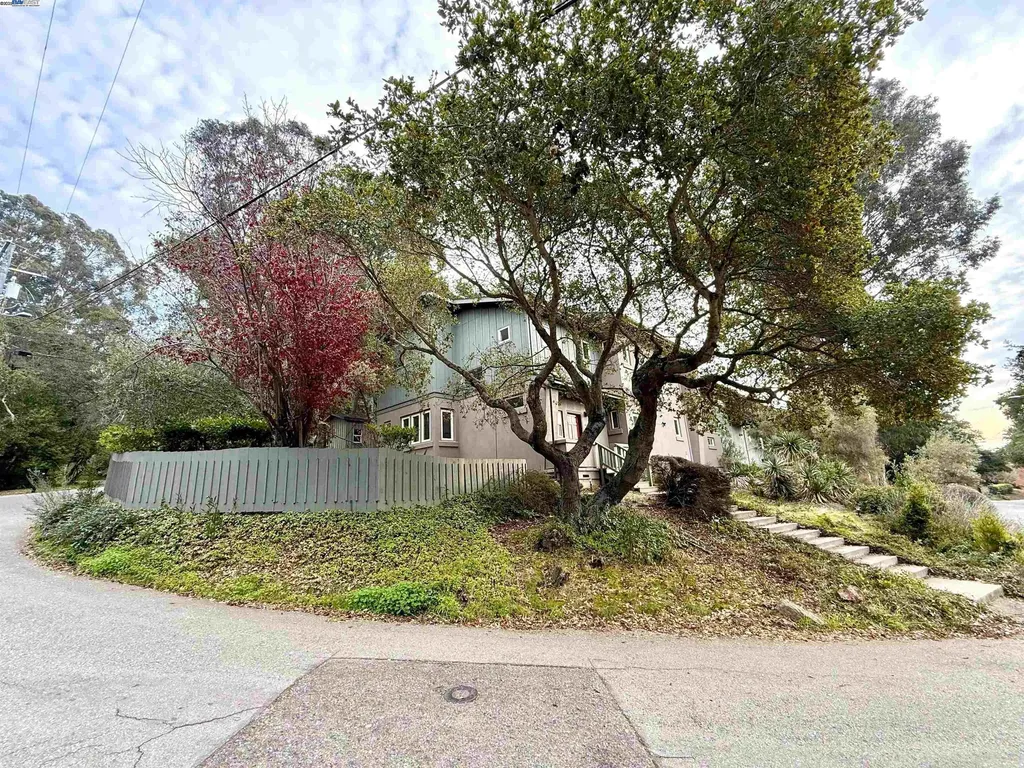 4400 Saint Andrews Road Oakland CA 94605