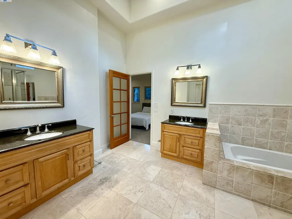 4400 Saint Andrews Road Oakland CA 94605