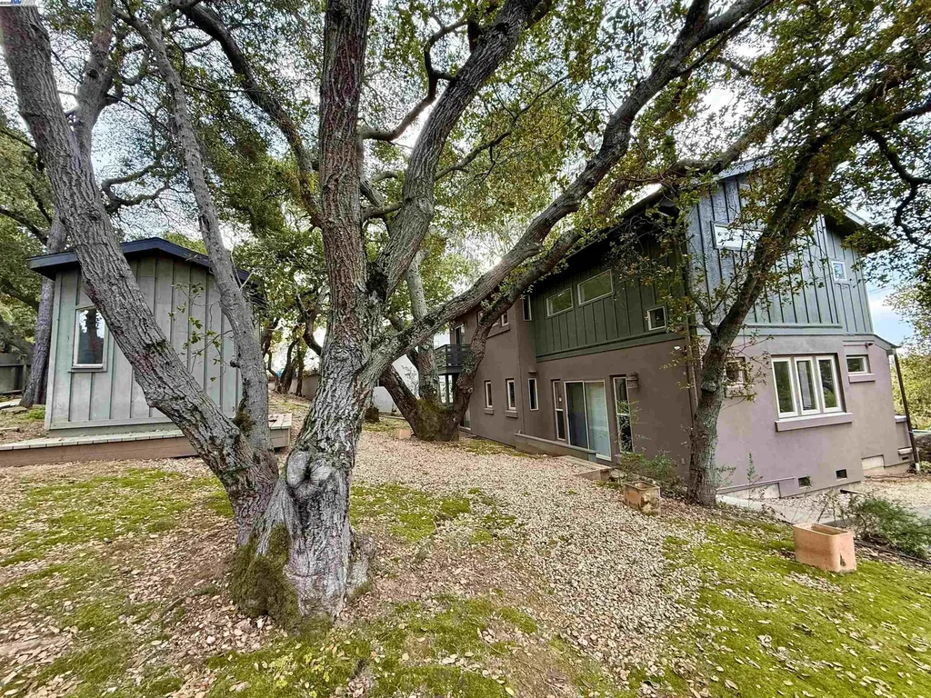 4400 Saint Andrews Road Oakland CA 94605