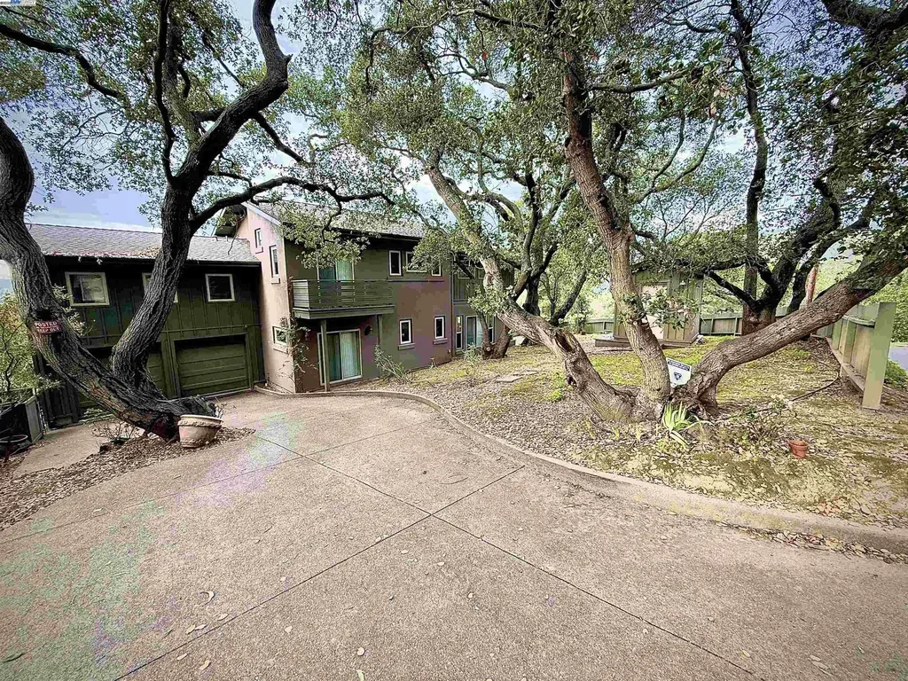 4400 Saint Andrews Road Oakland CA 94605