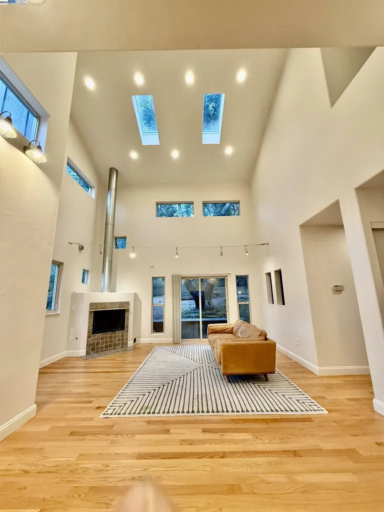 4400 Saint Andrews Road Oakland CA 94605