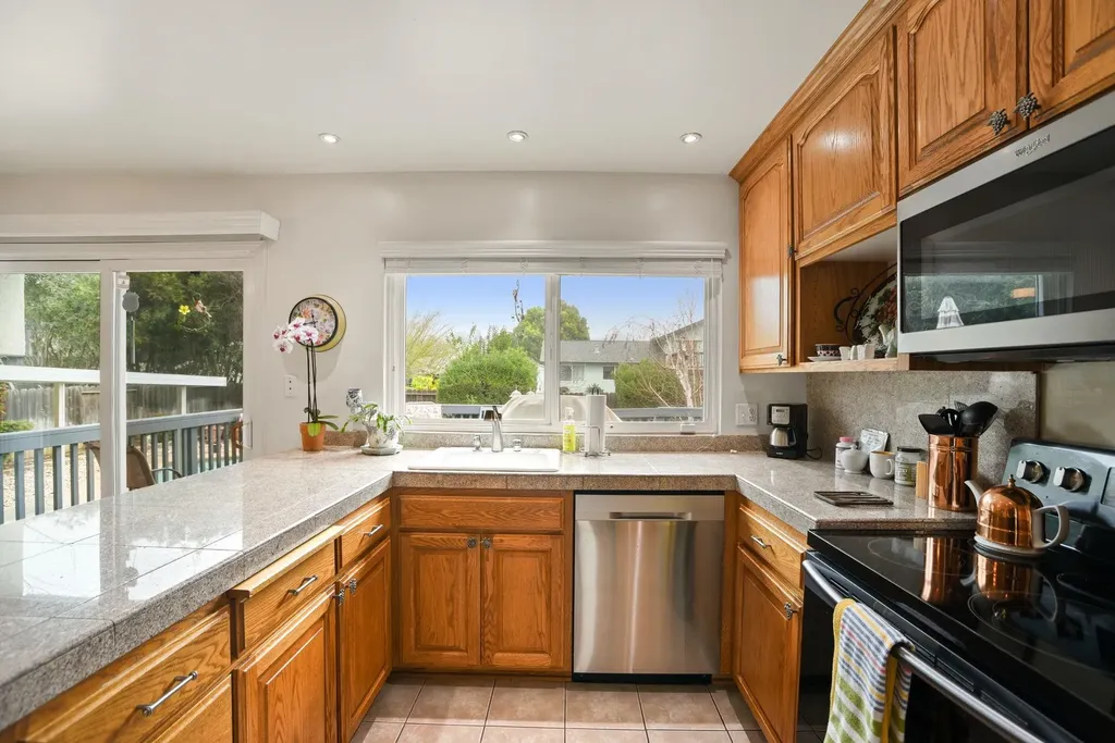136 Marco Lane Vacaville CA 95688