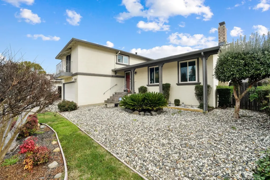 136 Marco Lane Vacaville CA 95688