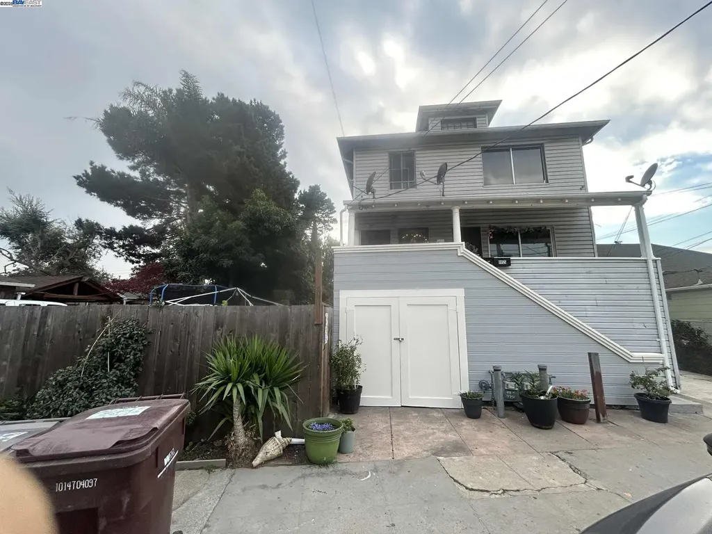 9953 Dante Avenue Oakland CA 94603